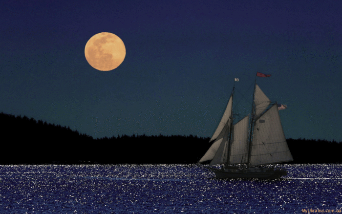 луна и одинокий кораблик