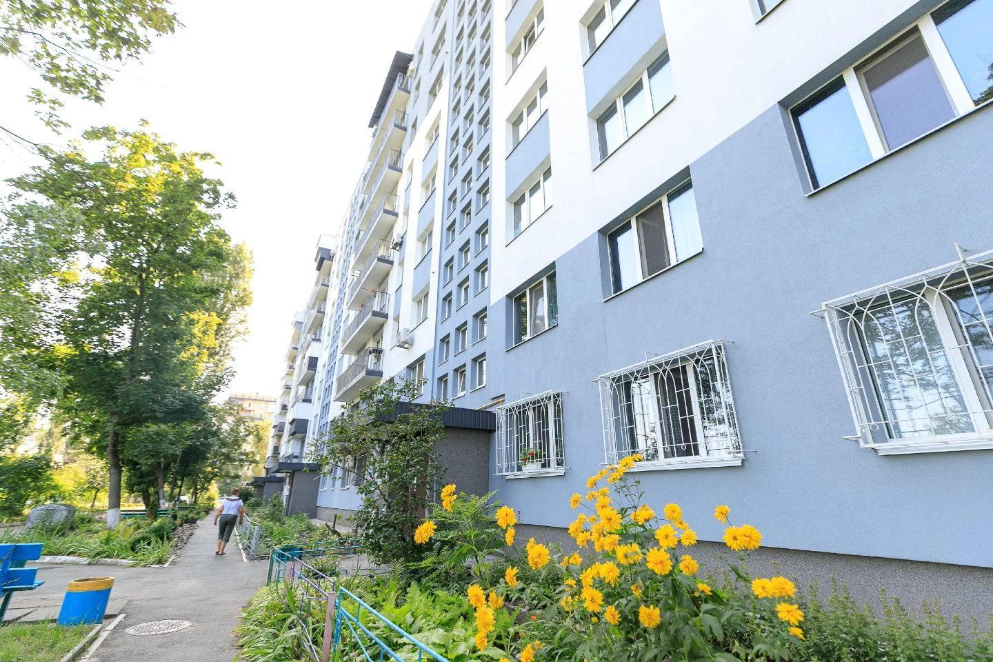 Відбудований багатоквартирний будинок у Київській області, куди повернулися кияни